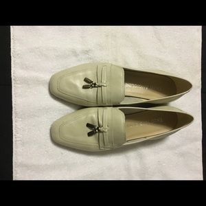 Enzo Angiolini beige loafer, Size 9.5M,